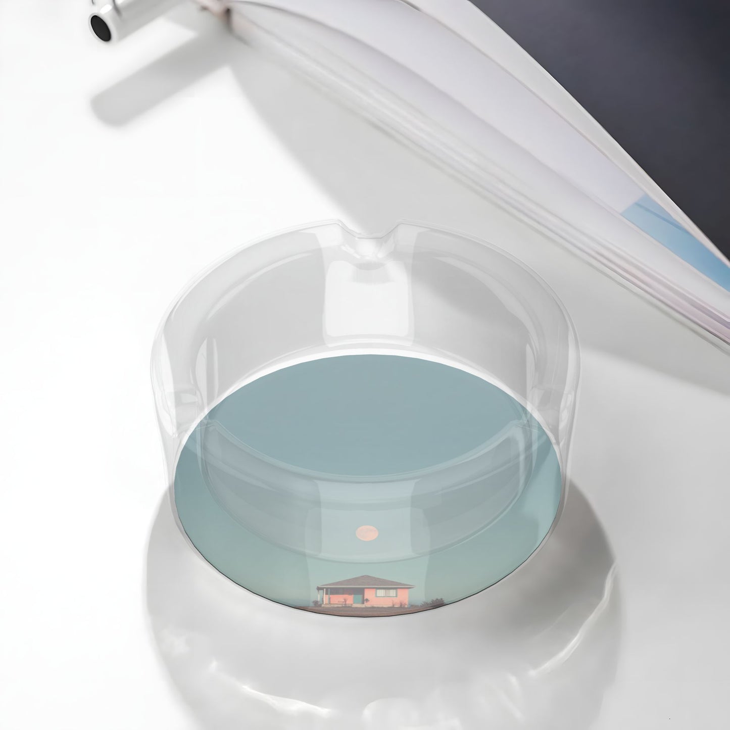 Round Glass Ashtray with Moonlight Illustration｜Heat-Resistant Clear Glass｜3-Groove Decorative Ashtray for Home or Office Use