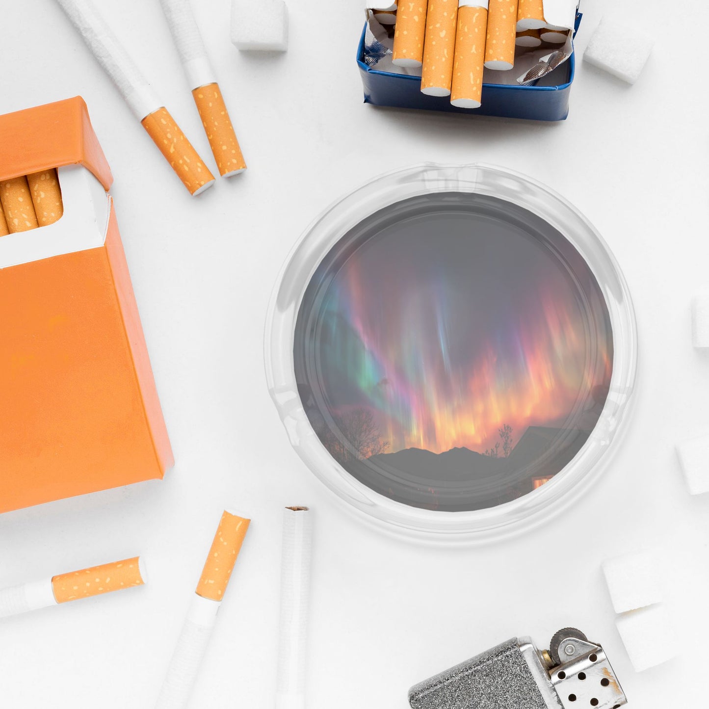 Aurora Night & Cabin Silhouette Glass Ashtray｜Round Clear Glass with 3 Grooves｜Heat-Resistant Decorative Ashtray for Home or Office